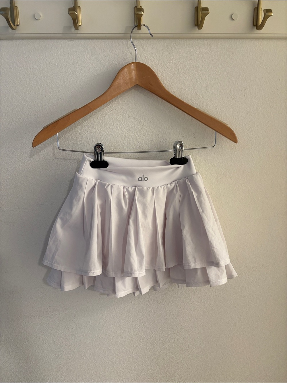 ALO Yoga White Layered Mini Skirt